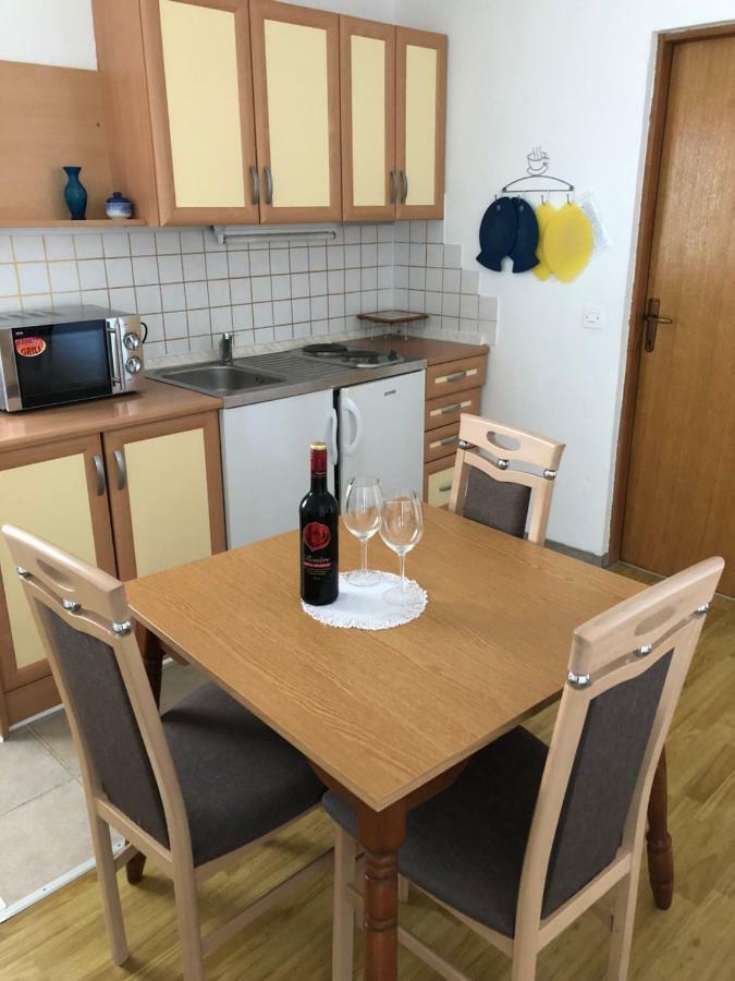 Apartmani Gabi 策萨利卡 外观 照片