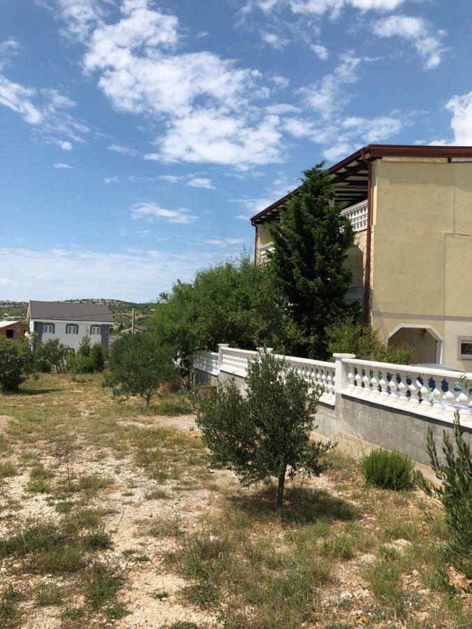 Apartmani Gabi 策萨利卡 外观 照片