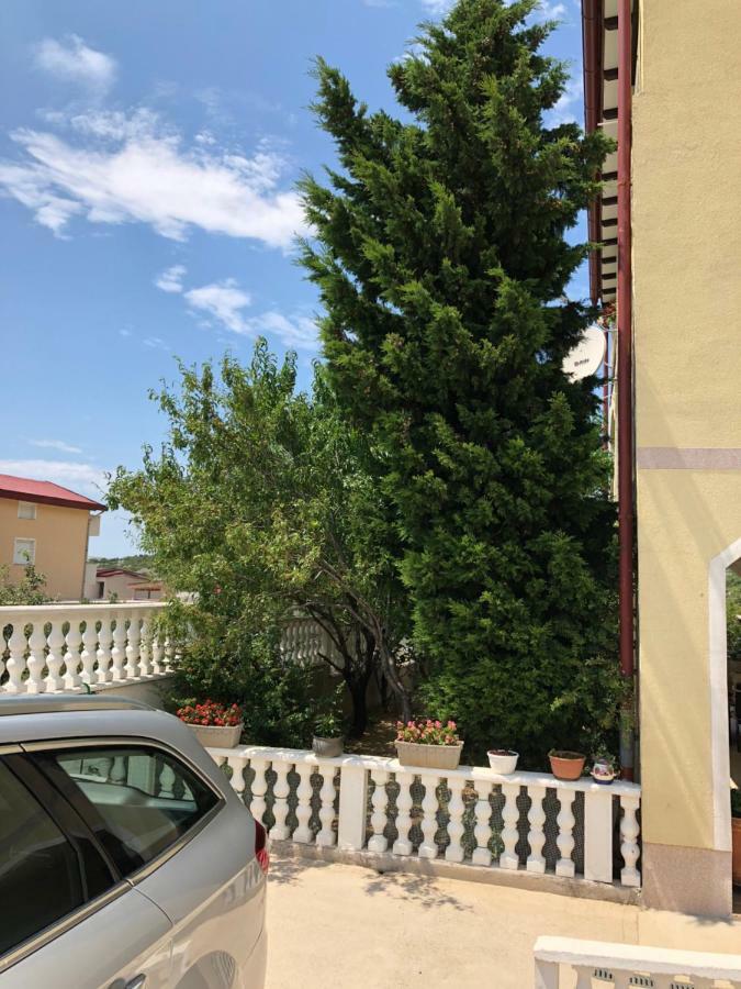 Apartmani Gabi 策萨利卡 外观 照片